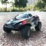 Véhicule RC 4x4 avec transmission intégrale pour tous les terrains