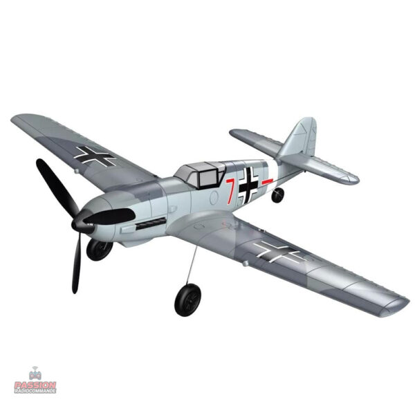 Design aérodynamique d'un avion militaire télécommandé en action
