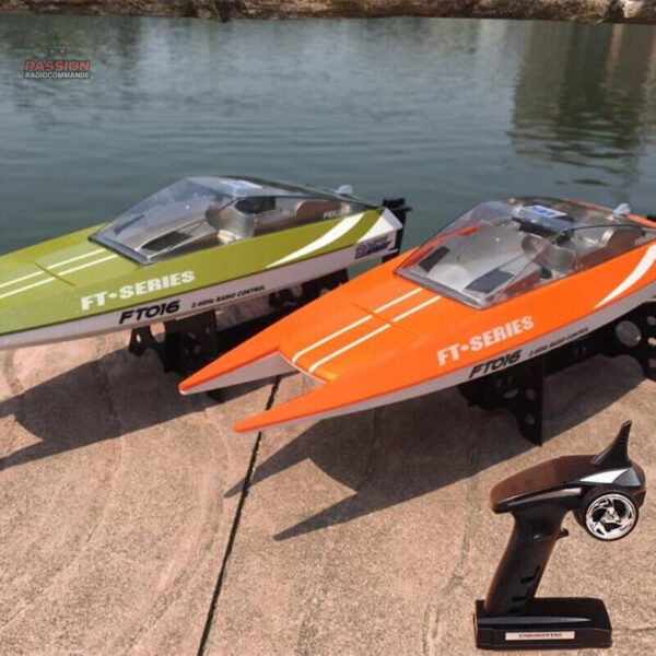 Bateau électrique coloré, divertissement aquatique pour enfants