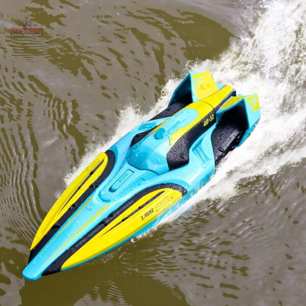 Bateau télécommandé amusant avec propulsion électrique