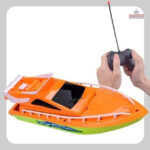 Modèle de bateau télécommandé adapté aux enfants