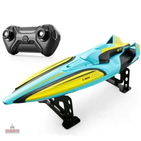 Bateau télécommandé de course rapide et performant