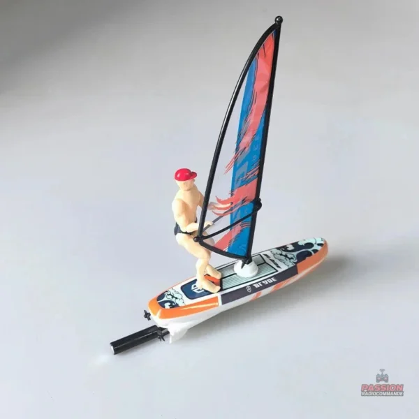 Bateau jouet télécommandé pour loisirs nautiques