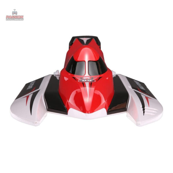 Modèle de bateau télécommandé rapide pour des courses palpitantes