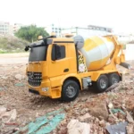 Camion télécommandé avec bétonnière intégrée