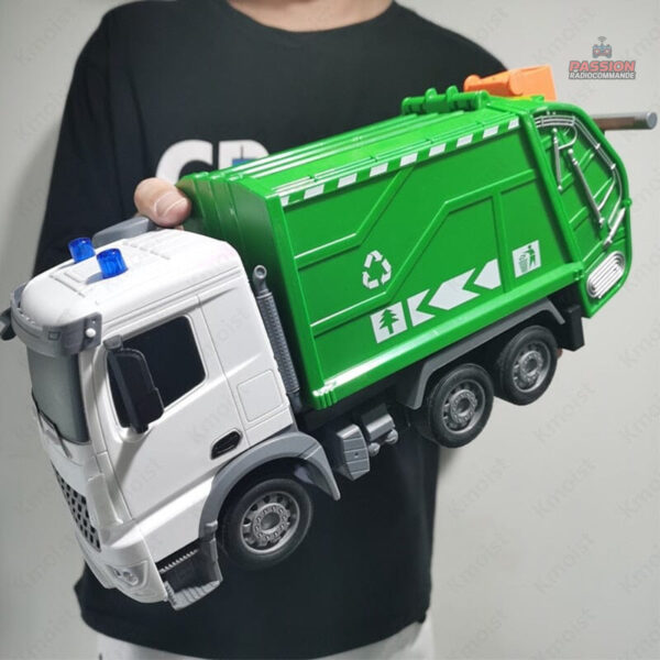 Camion télécommandé avec benne pour transporter des objets