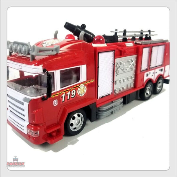 Modèle réduit de camion de pompier télécommandé