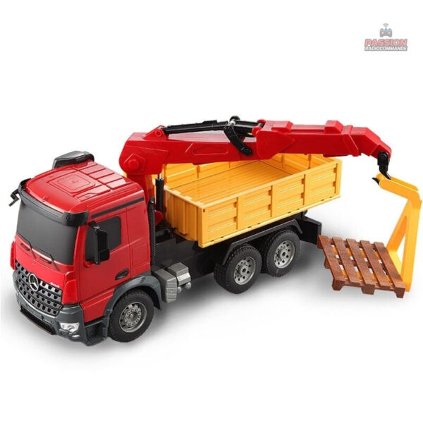 Camion télécommandé avec grue pour des jeux créatifs