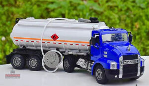 Camion télécommandé avec design réaliste et fonctionnel