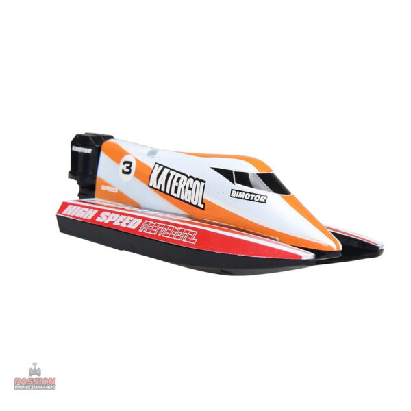 Design moderne et coloré du bateau télécommandé Catamaran RC
