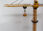 Grue mobile télécommandée pour des expériences ludiques