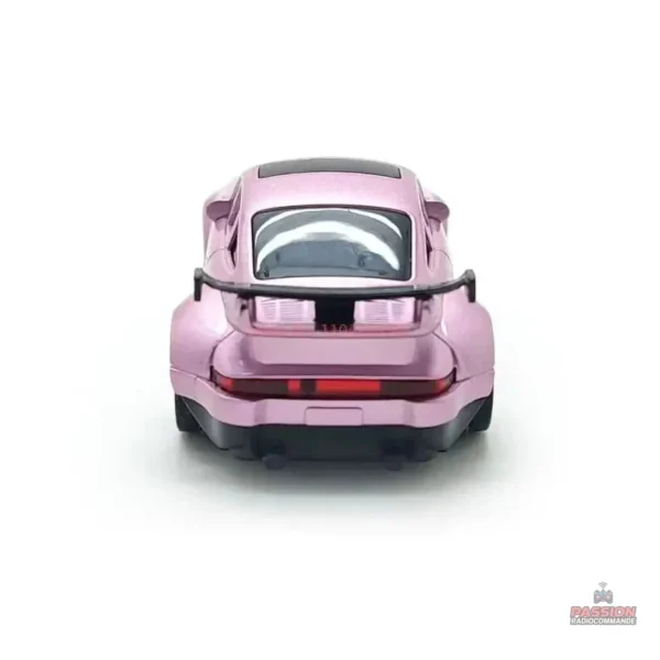 Petite voiture RC pour des courses et drifts en intérieur