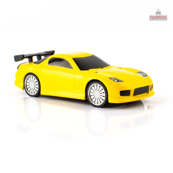 Petite voiture télécommandée pour drift