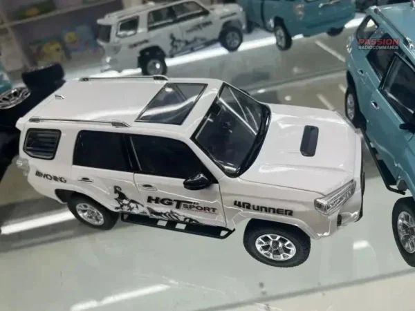 Modèle de voiture télécommandée Toyota pour les passionnés d'aventure