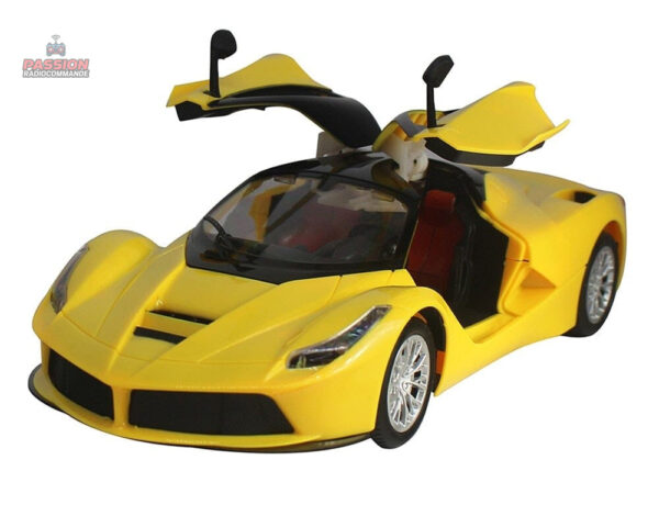 Voiture télécommandée de style Ferrari