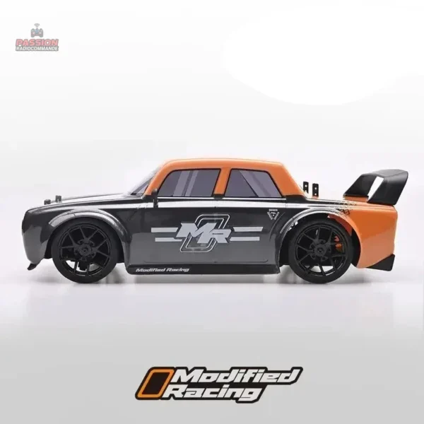 Vitesse et agilité avec cette voiture RC drift brushless