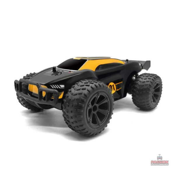 Expérience de conduite immersive avec cette voiture télécommandée