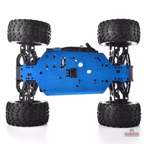 Voiture à transmission intégrale pour terrains difficiles
