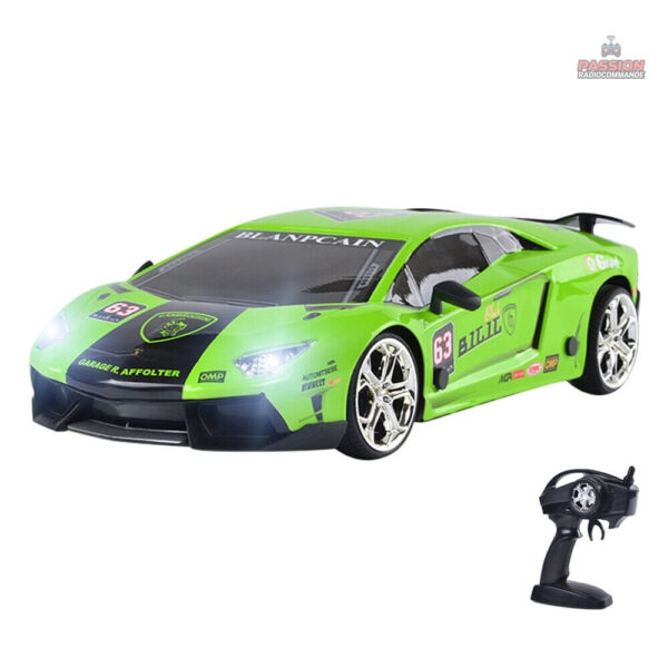 Vitesse de course impressionnante avec cette voiture télécommandée