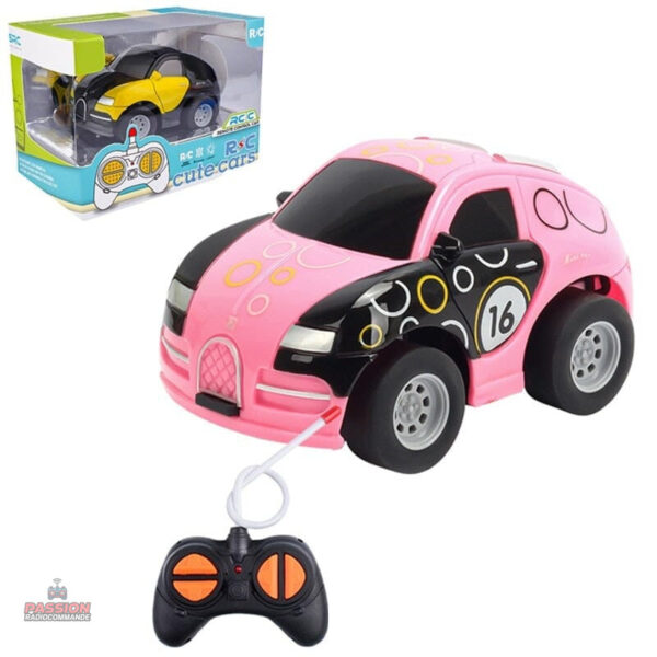 Voiture télécommandée pour le jeu et la découverte à 3 ans