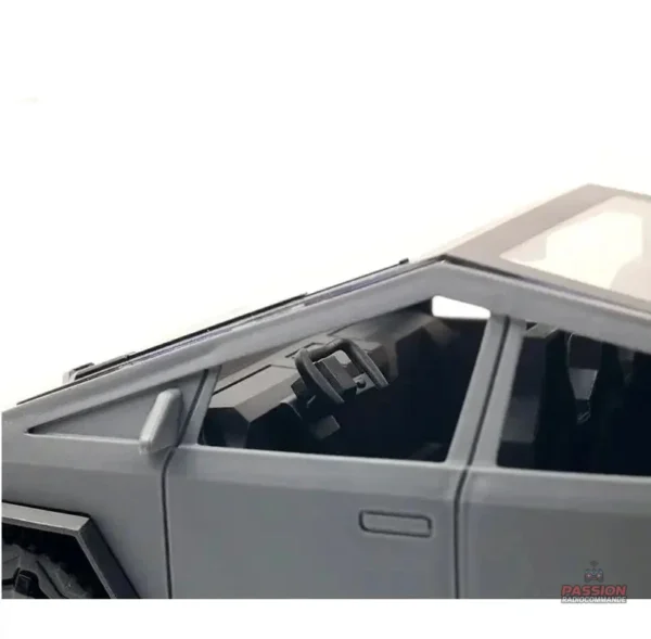 Expérience de conduite immersive avec la Tesla RC