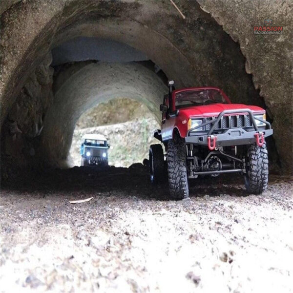 Voiture RC robuste pour terrains variés et défis
