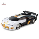 Voiture télécommandée Toyota Supra en action