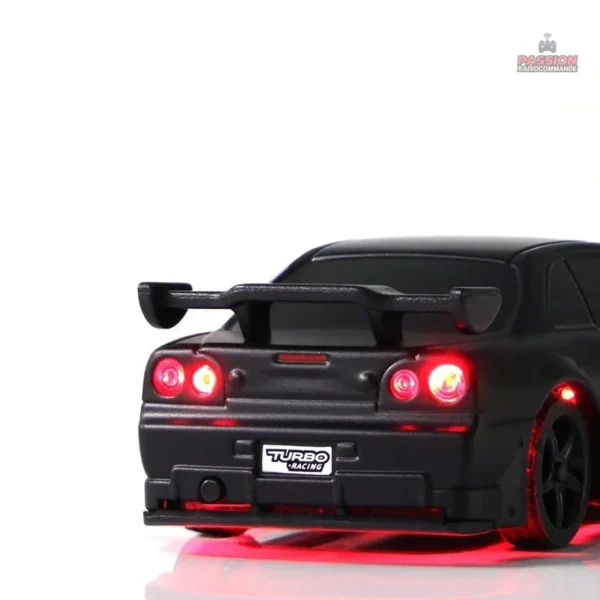 Expérience de course immersive avec cette voiture télécommandée