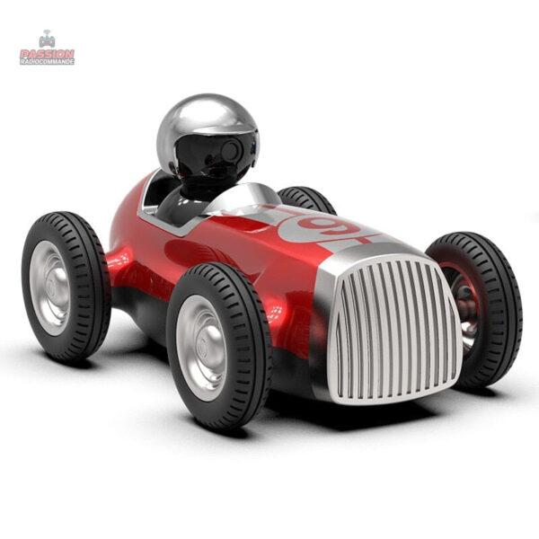 Accessoire de jeu : voiture télécommandée au charme d'antan